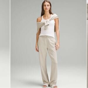 Lululemon Softstreme High-Rise Pant in Mojave tan off white cream sweatpant